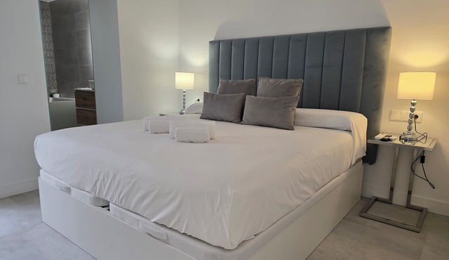 BANDERAS & SPA ESTUDIO HIDROMASSAGE VERA (CAMINITO DEL REY/MASSAGE ON REQUEST)