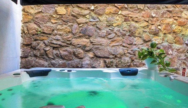 BANDERAS & SPA NORA HIDROMASSAGE+JACUZZI (CAMINITO DEL REY/MASSAGE ON REQUEST)