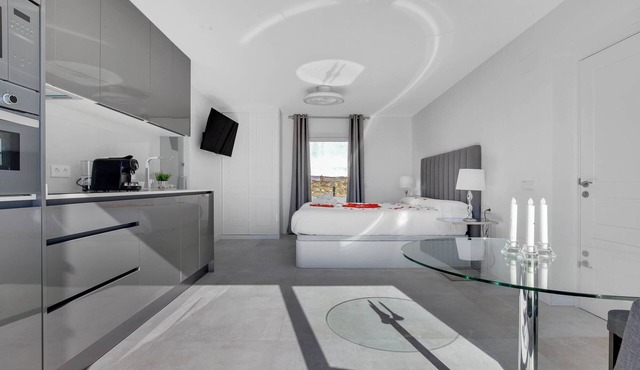 BANDERAS & SPA STUDIO HYDROMASSAGE+JACUZZI (CAMINITO DEL REY/OPTIONAL MASSAGE) in Carratraca