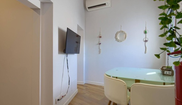Barrio de las Letras - Two-bedroom apartment