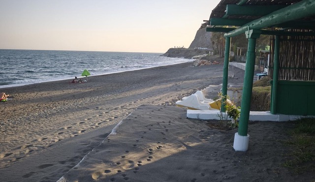 Beach house in Valle Niza with direct sea access and parking