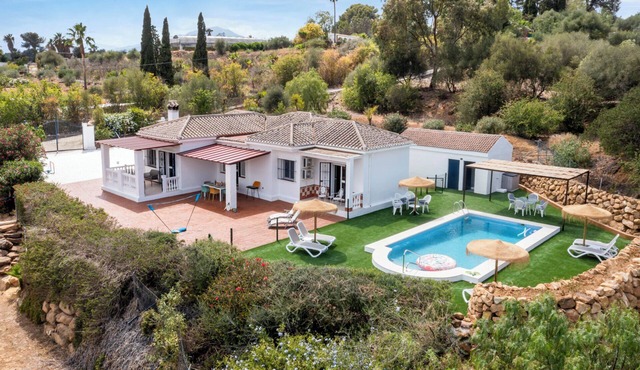 Beautiful 3-bedroom villa with AC and private pool in Pizarra