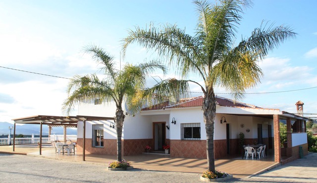 BEAUTIFUL HOUSE IN VERY QUIET AREA NEXT TO THE BEACHES OF THE COSTA DEL SO
