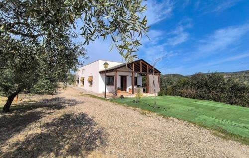 Beautiful Home In Adamuz