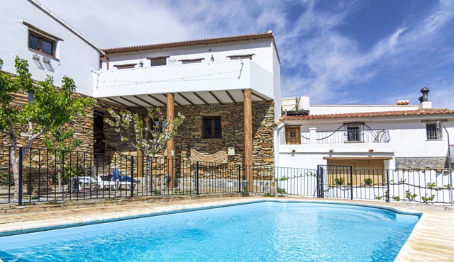 Beautiful home in Laroya with outdoor swimming pool
