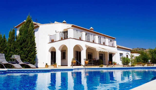Beautiful rural Cortijo with large pool and breathtaking views