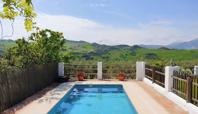 Beautiful views of the Sierra de Grazalema, ideal to enjoy and disconnect.