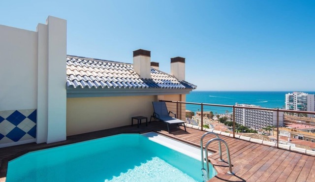 BELLAGIO: luxurious and romantic duplex penthouse with private pool & sea views