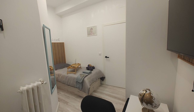 Berlin: room with comfort and shared areas Gran Via-Madrid