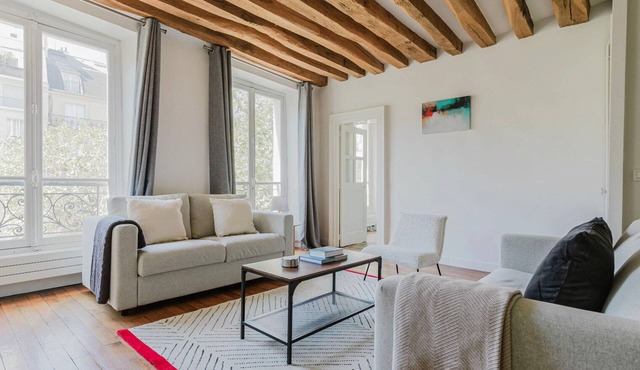 Blueground | Saint Germain des Pres, nr garden in Paris