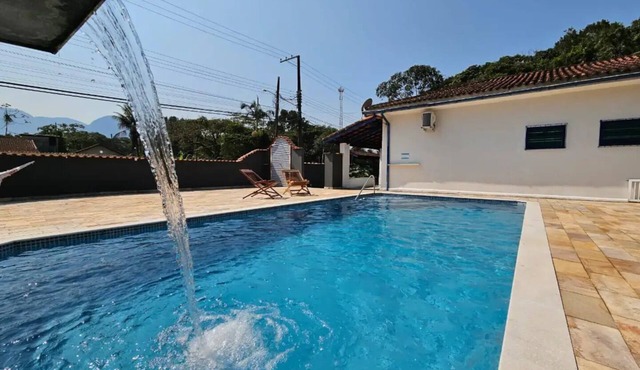 House with sand court 100m from the beach in Praia da Boracéia São Sebastião