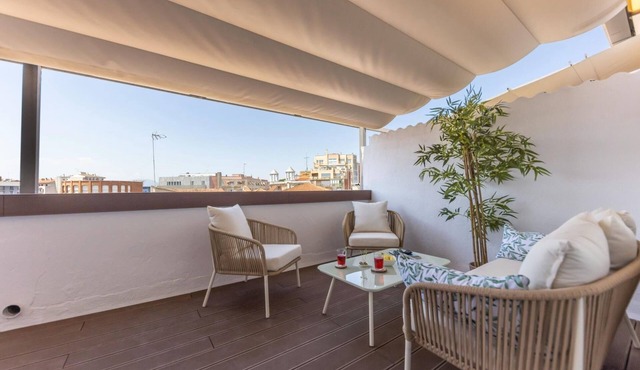 Bravissimo Eiximenis, beautiful terrace and views in Girona