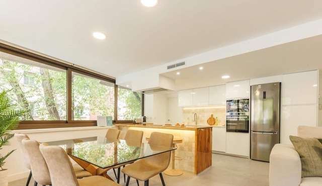 Bravissimo Turbau Entresol A, with 3 bedrooms in Girona