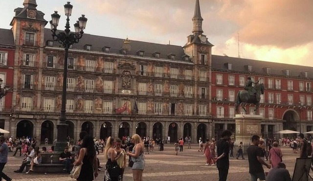 Bright Designer Apartment Near Gran Vía & Plaza de España 3 Bedrooms