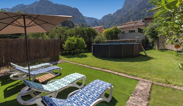 Ca's Missatge, a perfect place with mountain scenery for your relaxing holiday. in Biniaraix