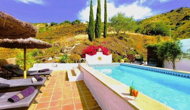 Casa 3/Andalusian architecture in a beautiful green oasis/1 km from El Borge