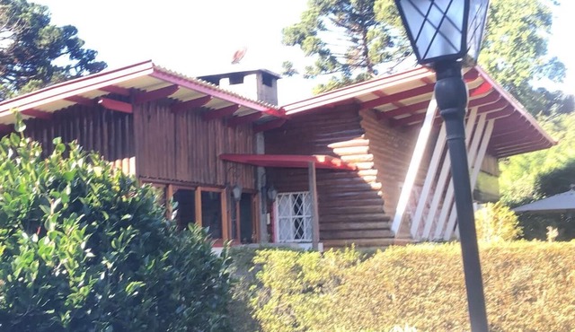 Casa Athabaska - European charm in Campos do Jordão