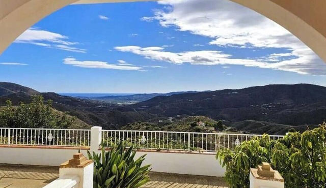 Casa Bella: Vacation Home on the Costa del Sol with a Private Pool in Canillas de aceituno