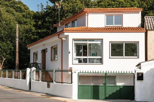 Casa Bella Lalin- 4 Double bedroom Galician Country Home! in Lalín