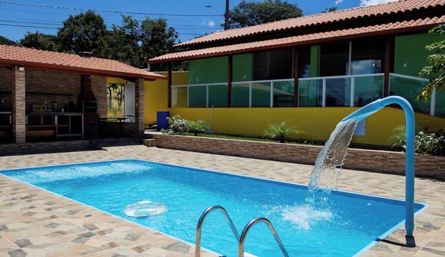 Casa bem equipada com piscina,churrasqueira e WiFi in Confins