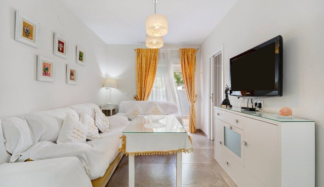 Casa Blanca Apartment with Private Terrace, Balcony and Wi-Fi