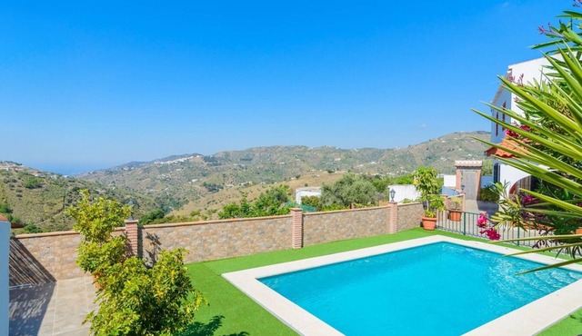 Casa Charnite Cómpeta by Ruralidays