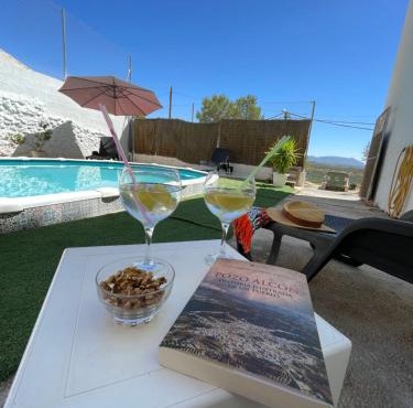 Casa Cueva Salamandra con chimenea y piscina privada