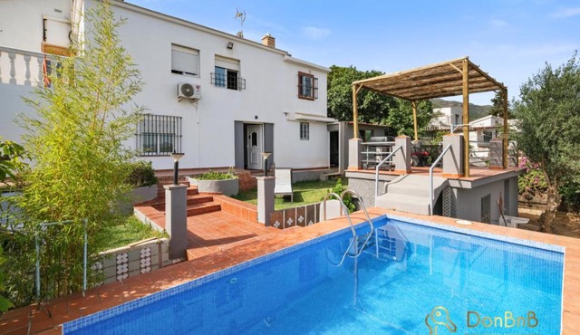 Casa de 2 dormitorios con piscina privada y desayuno incluido en Alhaurin