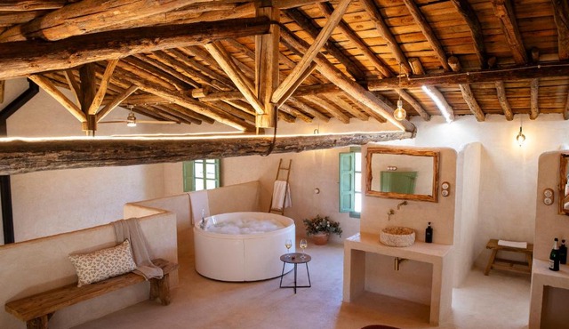 Casa de autor La Casita del Churrero- Jacuzzi con vistas a la montaña