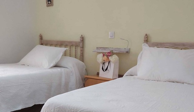 Casa de Pueblo con Calefacción, Aire Acondicionado,agua Caliente, Wifi y Terraza