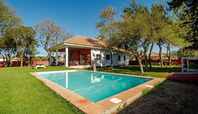 Casa La Almunia: Private Pool, Wi-Fi & Air Conditioning in Chiclana