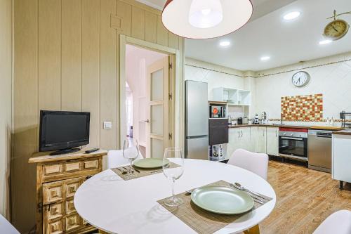 Casa Los Patios Mairena 6 Pax 2 Banos AC