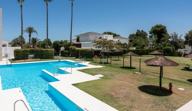 Casa Milo Sotogrande Apartment with Private Pool, Wi-Fi, and Air Conditioning