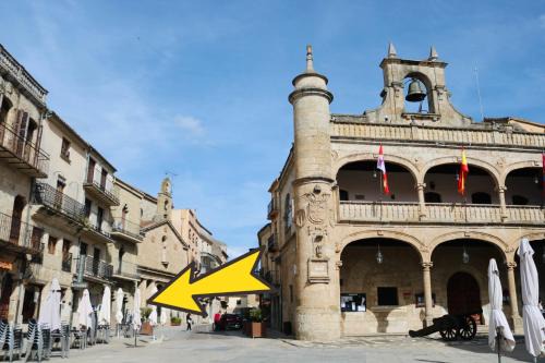 casa muralla - plaza mayor