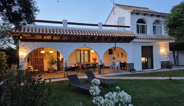 Casa Naima, a 5-minute walk from the beach