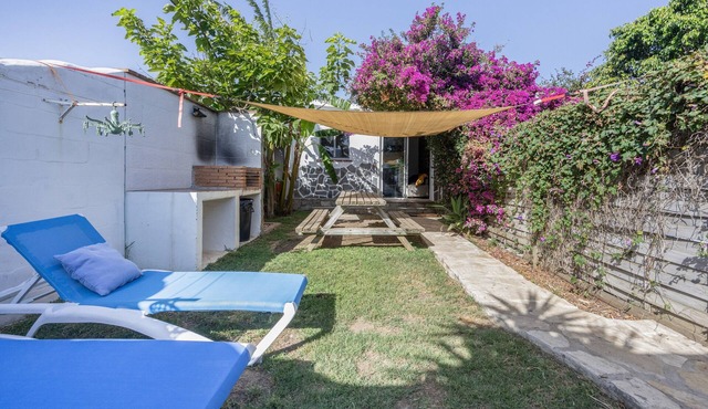 Casa Oasis with Private Garden in El Palmar, 5 Minutes from the Beach