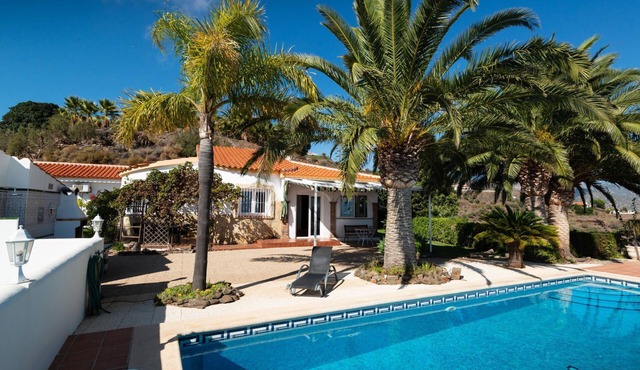 Casa Palmeras in Sayalonga mit Gepflegtem Garten by Interhome