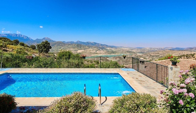 Casa Rural El Tajo El Gastor by Ruralidays
