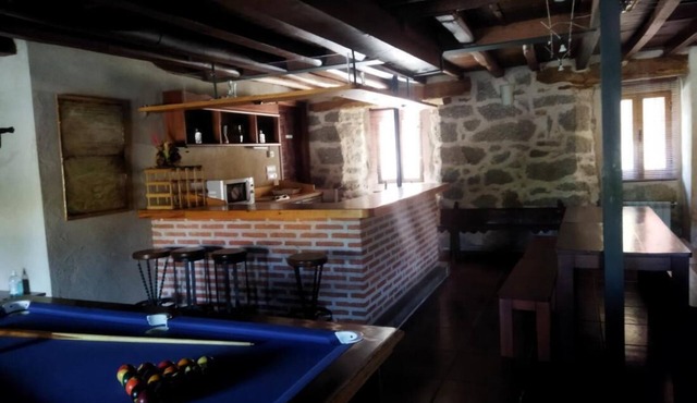 Casa Rural Las Henrenes in Cillán