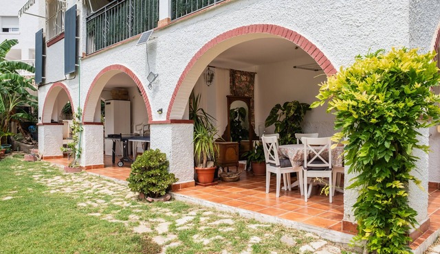 Casa Serramar - La Cala del Moral Apartment with Private Terrace, Wi-Fi & Air Conditioning