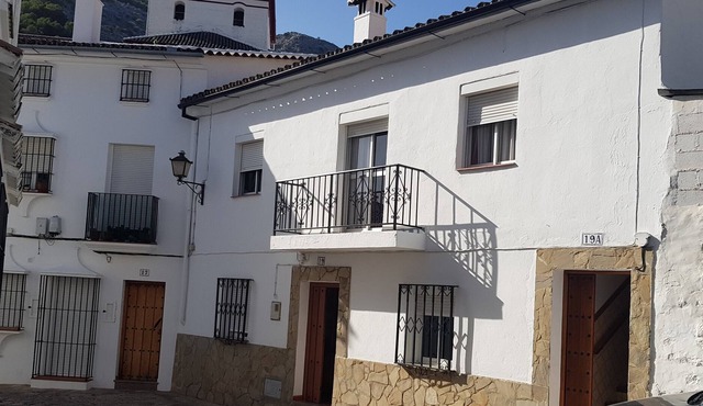 Casa Sofía in the heart of Grazalema, with a magnificent fireplace