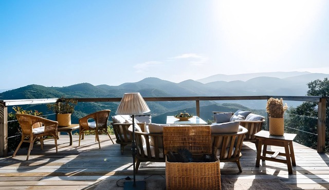 Casa Tres Sierras – Renovated Andalusian Country House with Mountain Views