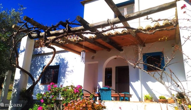 Casita de la Huerta: Quiet house with beautiful views over the valley
