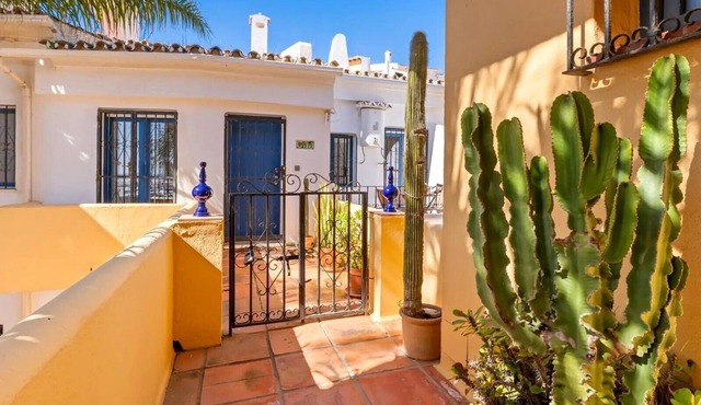 Casita in Marina Puerto Cabopino with Shared Pool, Beachfront, Wi-Fi, Air Conditioning