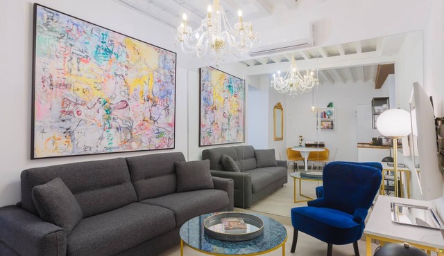 Central apartment with parking
