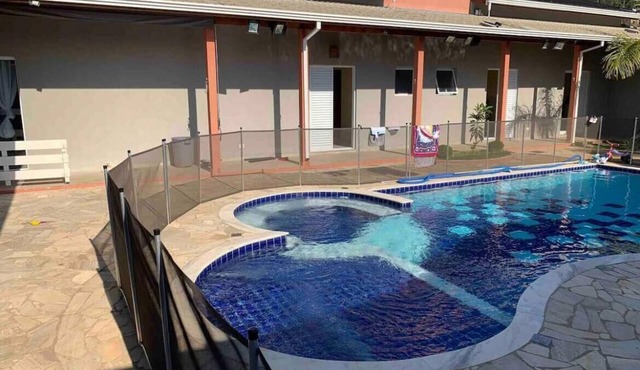Chácara com Piscina Aquecida 24 Horas e com Campo de Futebol in SP