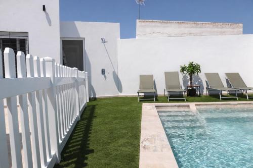 Chalet con piscina en Naveros