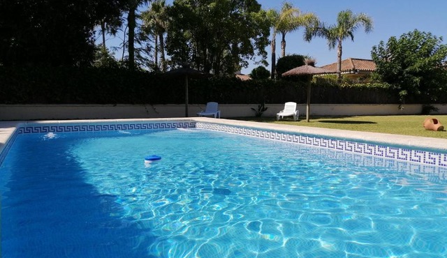 CHALET EXCLUSIVO COSTA BALLENA