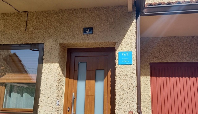 Chalet in the village of Barraco, Ávila, full of hiking trails.