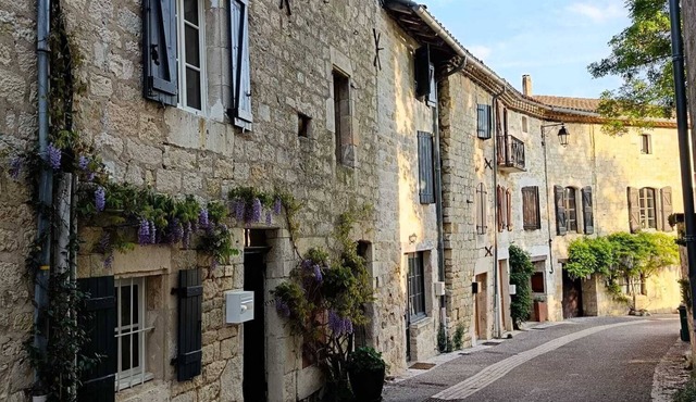 Charming 13th-century house in a medieval village in the heart of the Golden Triangle in Cestayrols